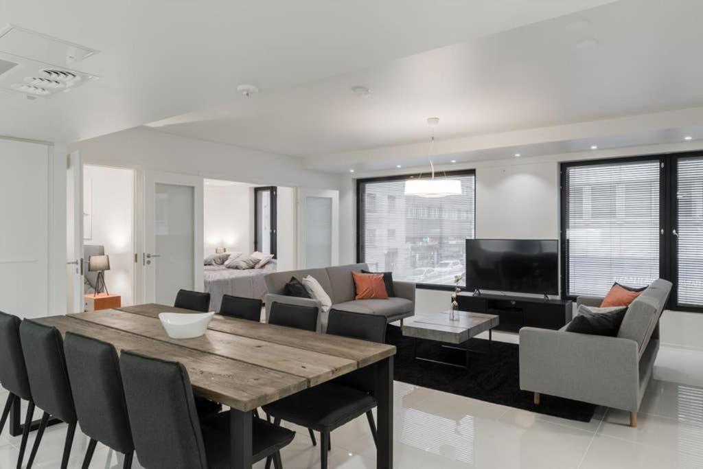 Sleek And Spacious 3 Bedroom Apartment In City Centre Хельсинки Экстерьер фото