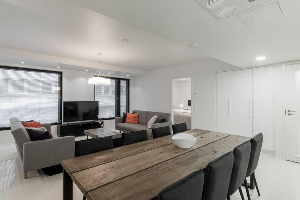 Sleek And Spacious 3 Bedroom Apartment In City Centre Хельсинки Экстерьер фото