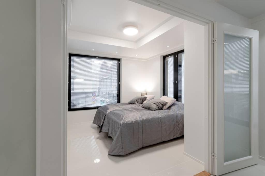 Sleek And Spacious 3 Bedroom Apartment In City Centre Хельсинки Экстерьер фото