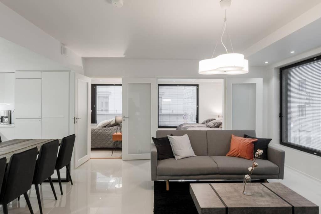 Sleek And Spacious 3 Bedroom Apartment In City Centre Хельсинки Экстерьер фото