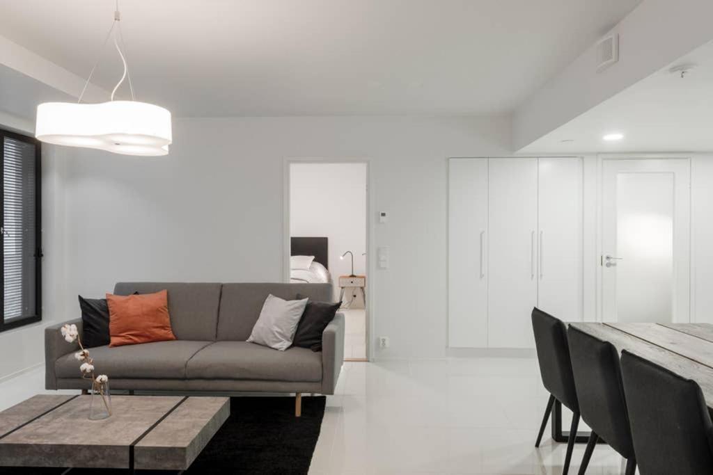 Sleek And Spacious 3 Bedroom Apartment In City Centre Хельсинки Экстерьер фото