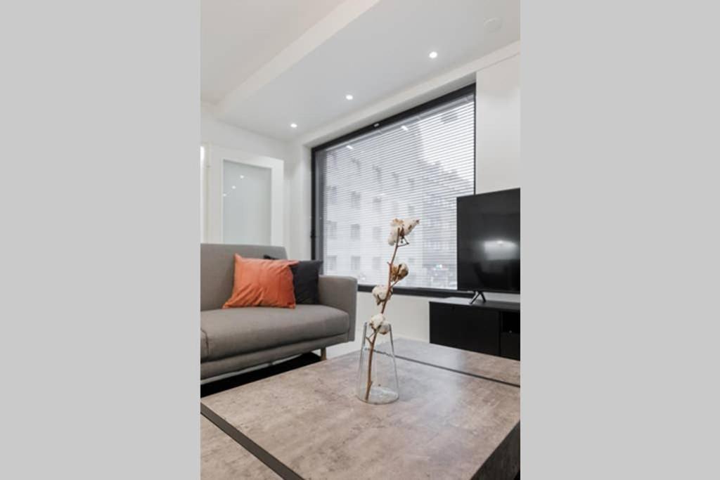 Sleek And Spacious 3 Bedroom Apartment In City Centre Хельсинки Экстерьер фото